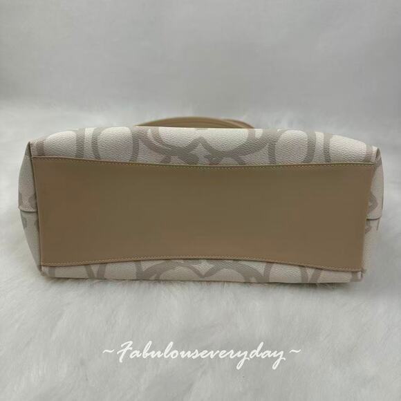 Coach Laurel Large Shoulder Bag In Sketch Signature Canvas CBH88 Gold/Ivory NWT - Picture 9 of 11
